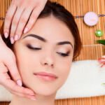 Les bienfaits du massage facial pour une peau rajeunie et rafraîchie